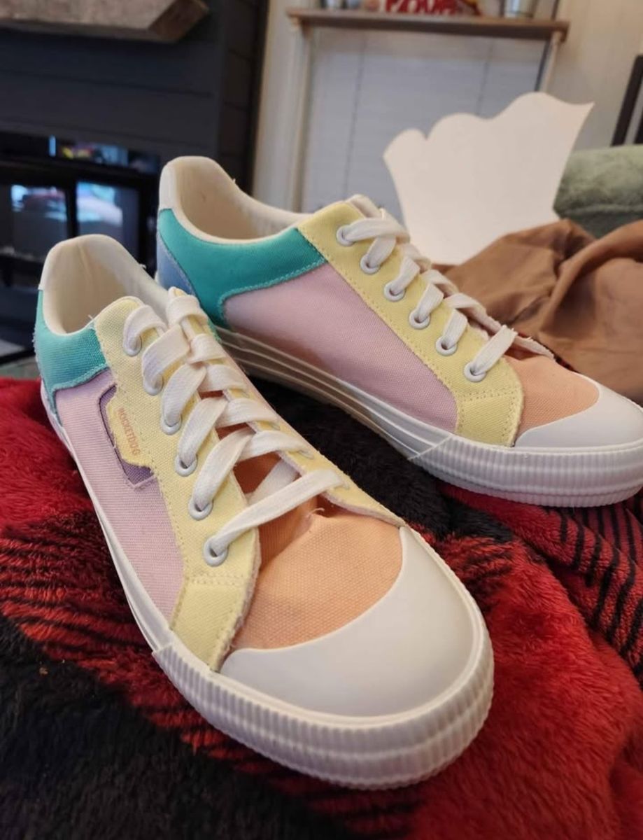 Never worn size 11 women's rocketdog shoes