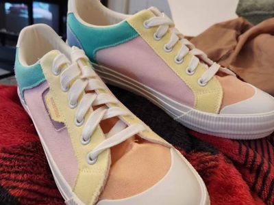 Never worn size 11 women's rocketdog shoes
