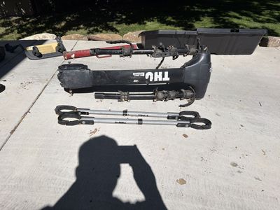 Thule XT Pro 2-Bike Hitch Mount Rack & Thule Roof Rack Crossbars - fair Condition