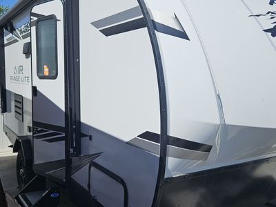 Camp trailer 2022 open range lite