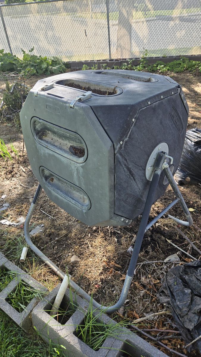 Lifetime Single-Drum Rotating Composter