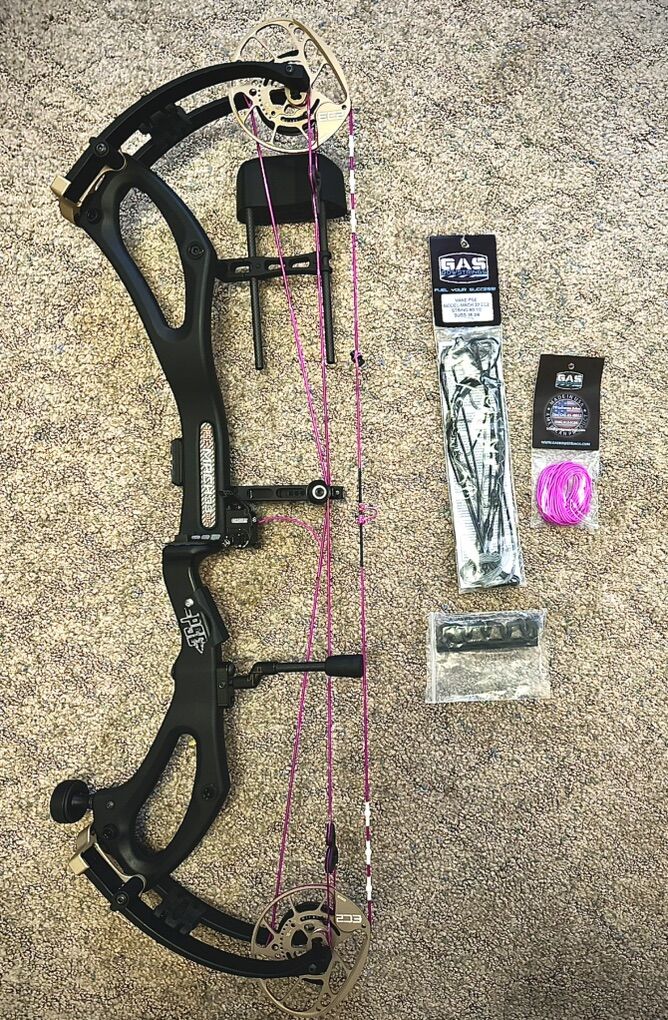 PSE MACH 33 DS (80lb) + excessories