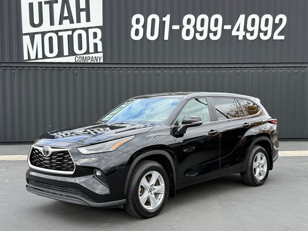 2024 Toyota Highlander LE