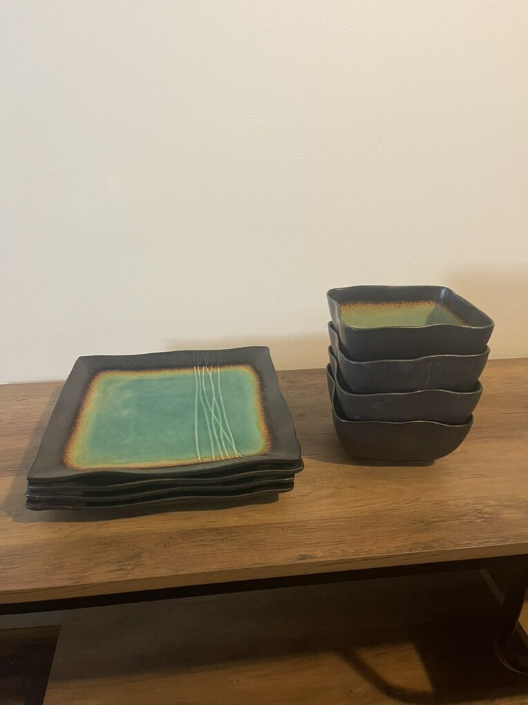 Baum Galaxy Jade Dinnerware – Set of 8