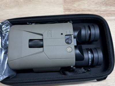 New SIG SAUER ZULU6 16x50 Image Stabilizing Binoculars & Marsupial Harness