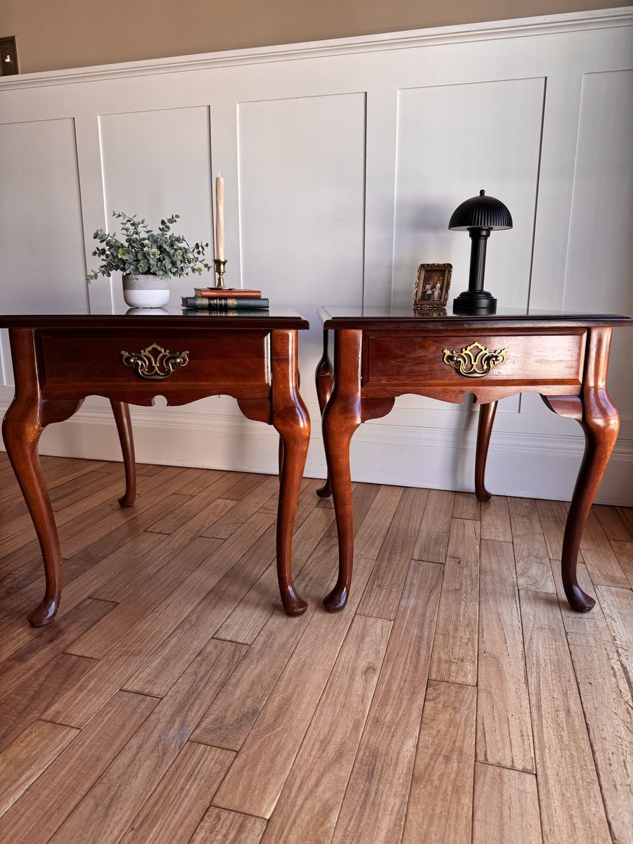 Vintage Bassett Solid Wood Nightstands / End Tables – Pair