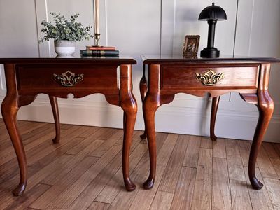 Vintage Bassett Solid Wood Nightstands / End Tables – Pair