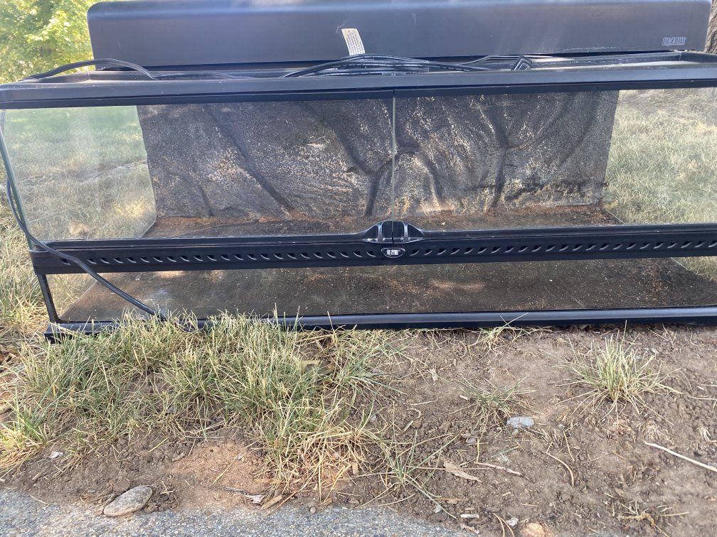 !!! FREE!!! Exo Terra Glass Terrarium Tank with Light Canopy Canopy Hood