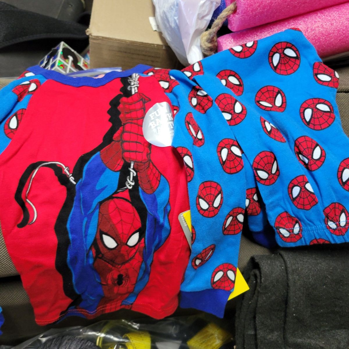 Spiderman Jamas sz 8 and sz4 free