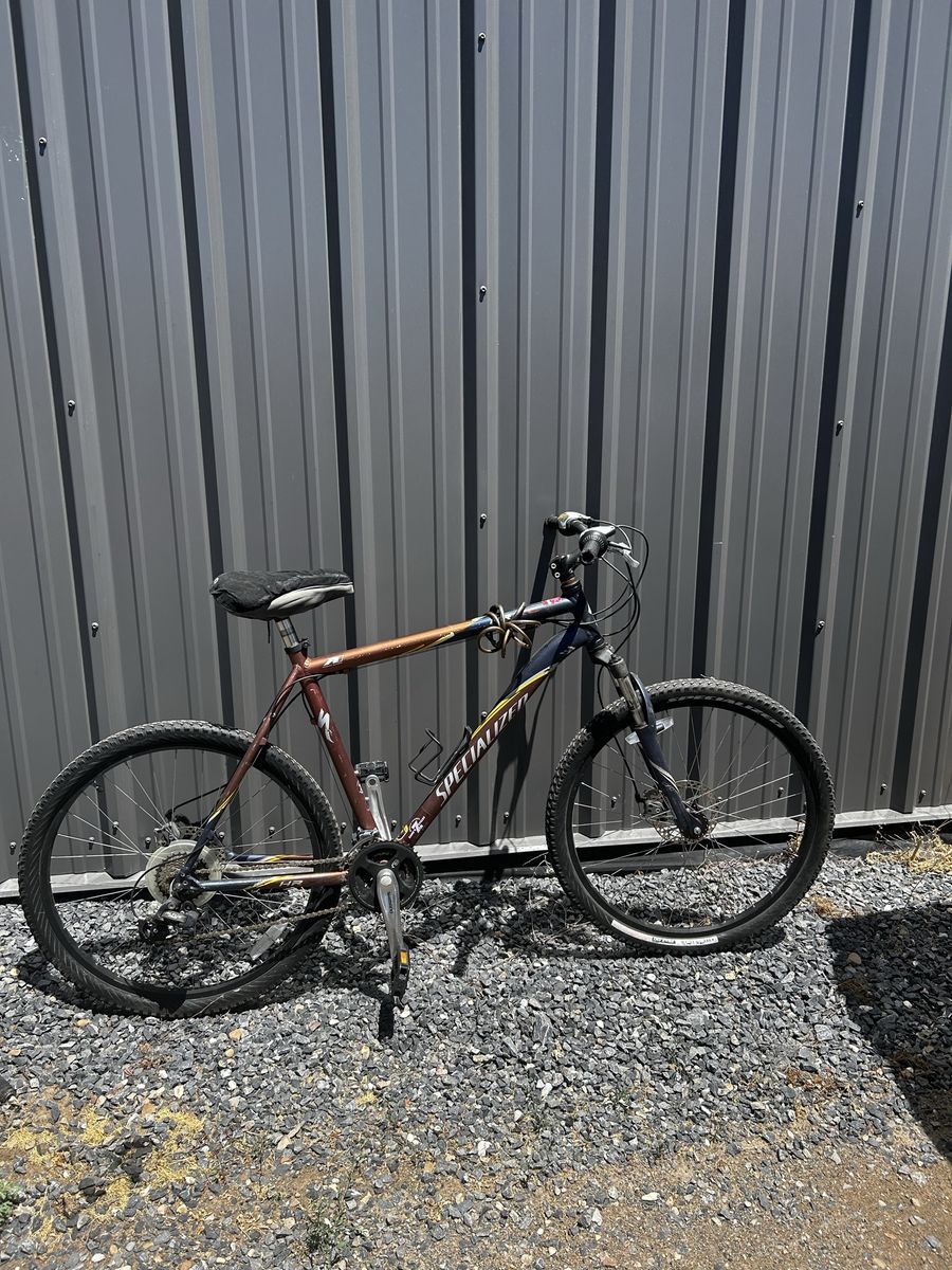 Specialized Hardrock Mountain Bike - Brown/Blue Frame, Front Suspension, Bottle Cage