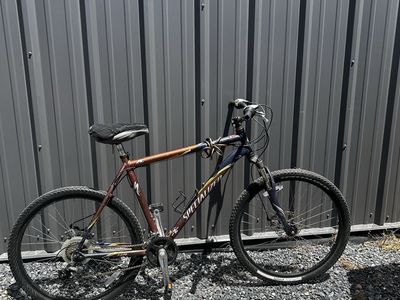 Specialized Hardrock Mountain Bike - Brown/Blue Frame, Front Suspension, Bottle Cage