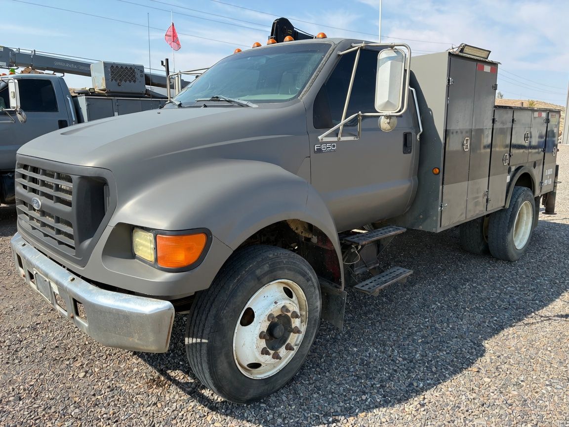 2001 Ford F-650