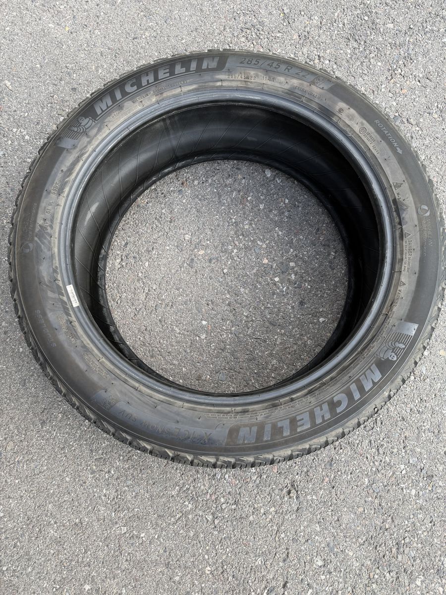 Set of 4 Michelin X-Ice Snow SUV Tires 285/45R22