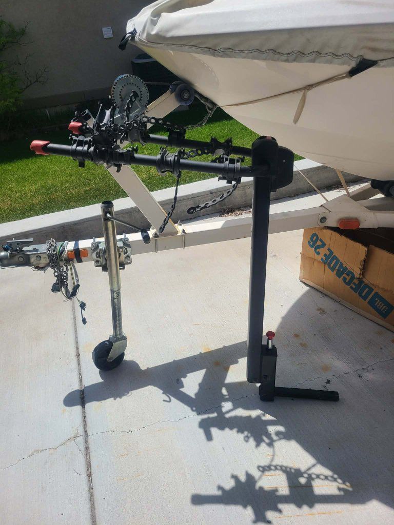 Yakima 4 bike rack, fits 1 1/4 and 2" hitch