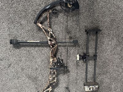 Bowtech Reign 7 Compound Bow - Draw Length 29", Draw Weight 70 lbs, Camo Finish