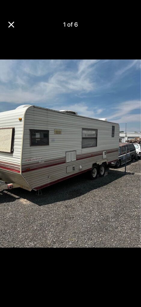1990 Road Ranger Camper