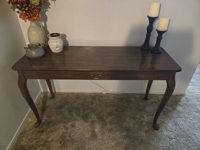 Vintage Dark Wood Console Table with Cabriole Legs & Faux Single Drawer - Entryway/Hall Table