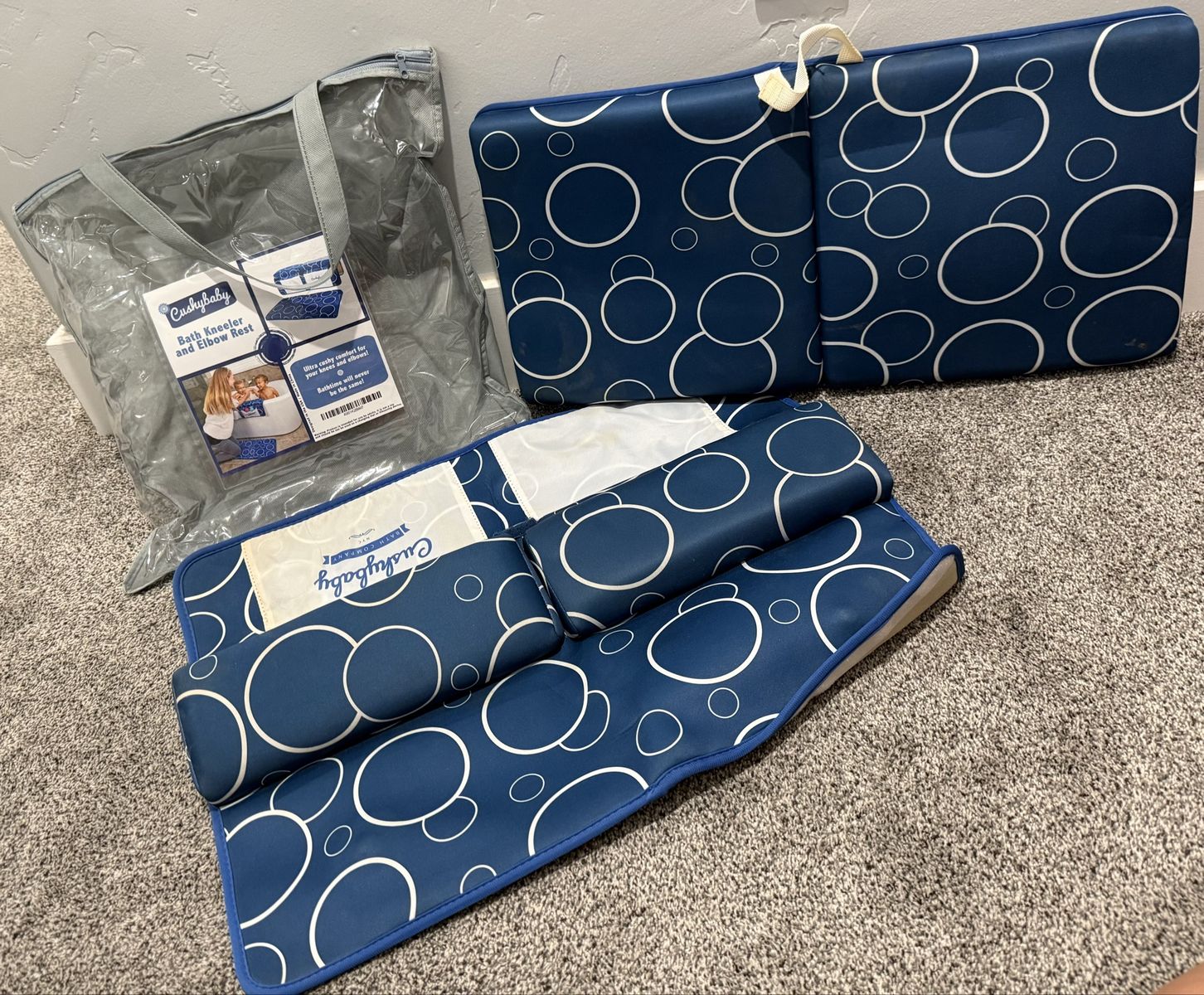 Cushybaby Bath Kneeler and Elbow Rest Set - Blue Bubble Pattern