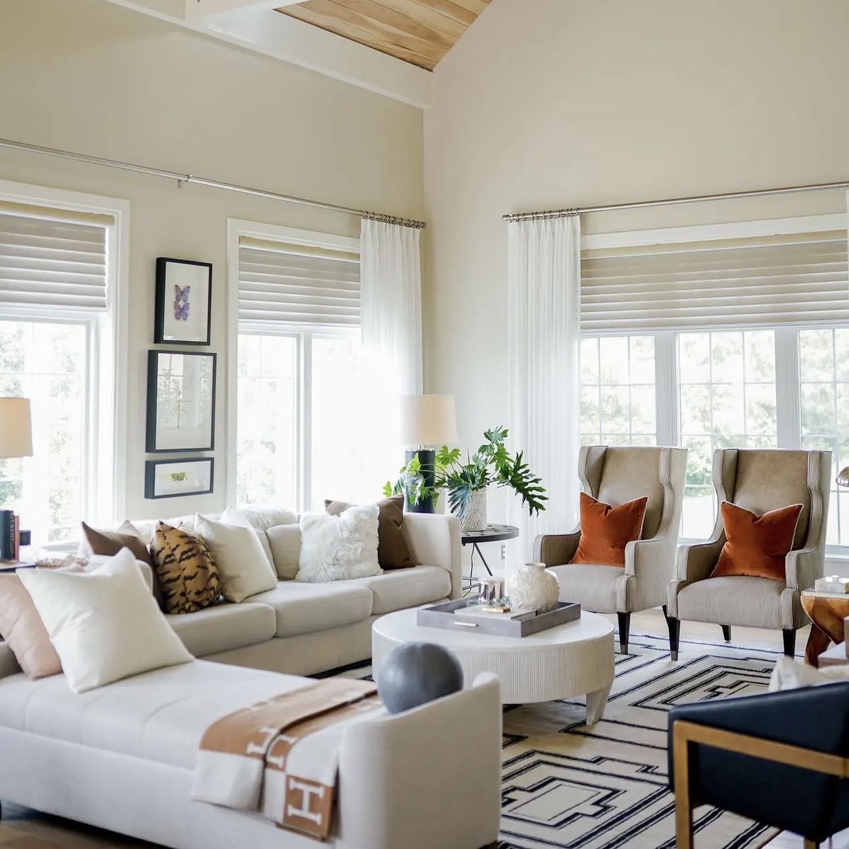 Alice Lane Gwen Daybed – Cream – Brand New in Box