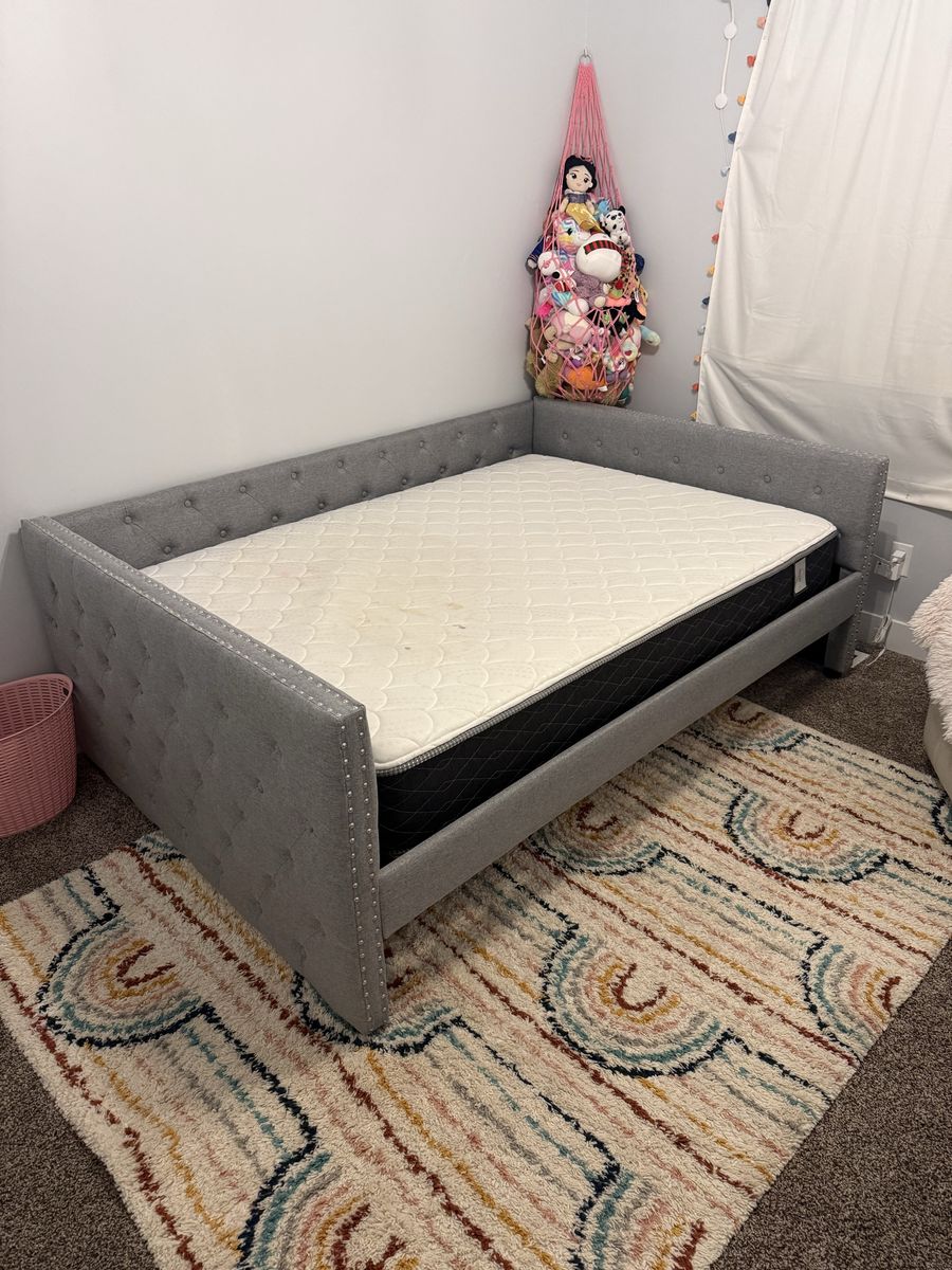 Main image 9