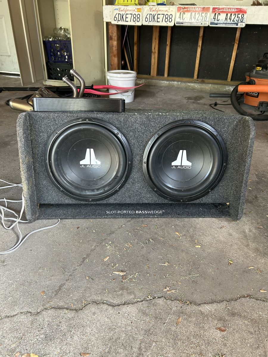 2 12” jl audio subwoofer with amp