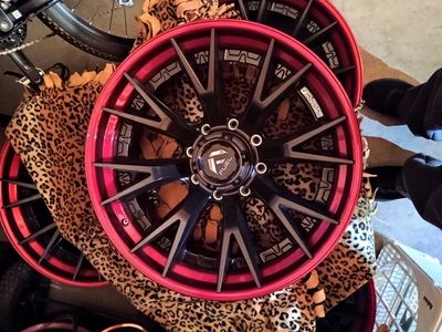 22" Fuel catalyst 8 lug wheels