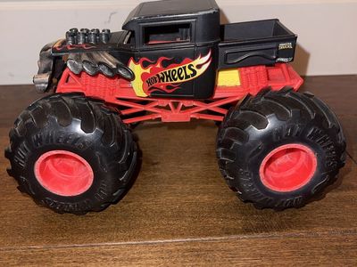 Monster Truck 1:24