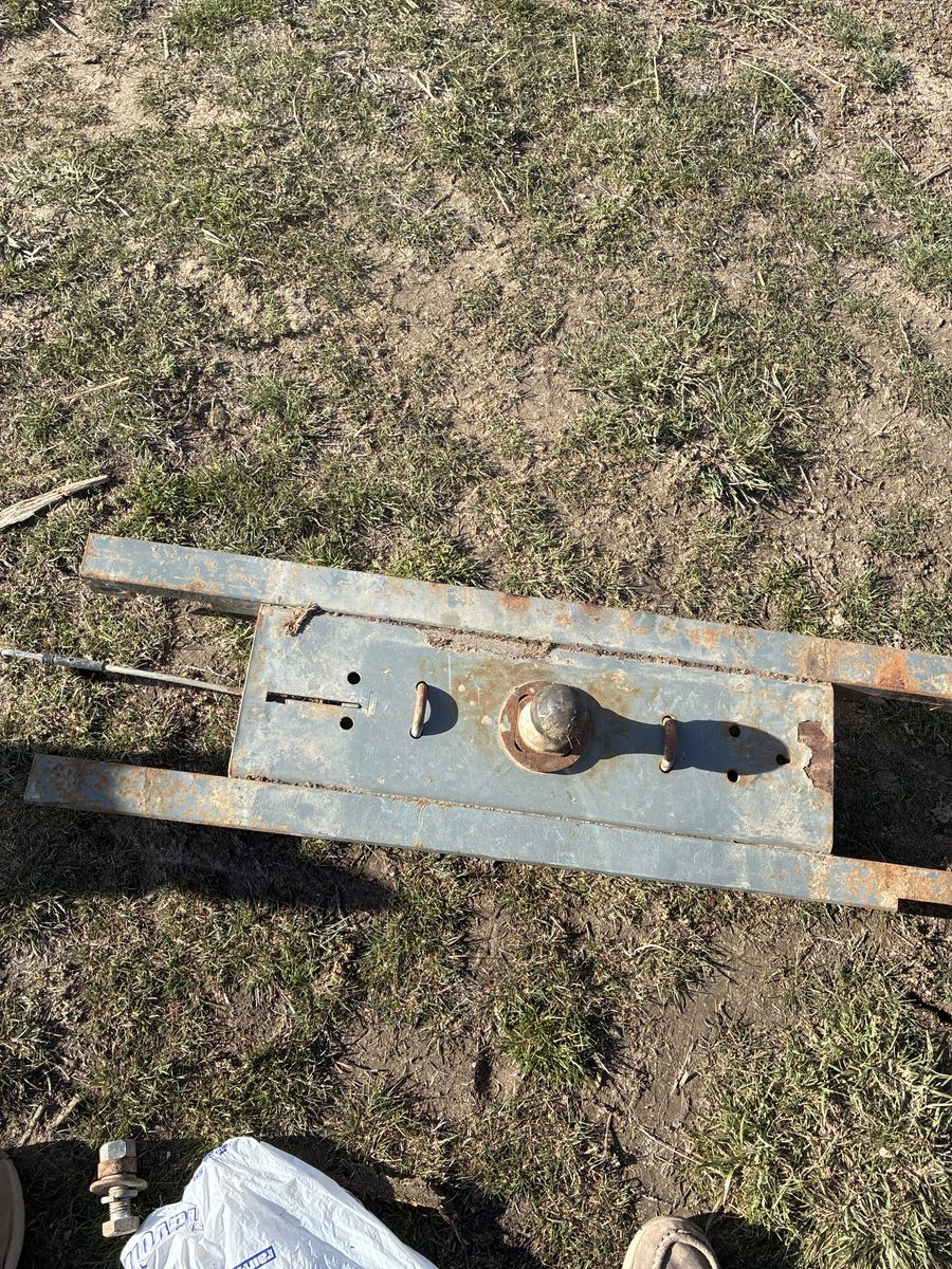 B&W turnover gooseneck hitch