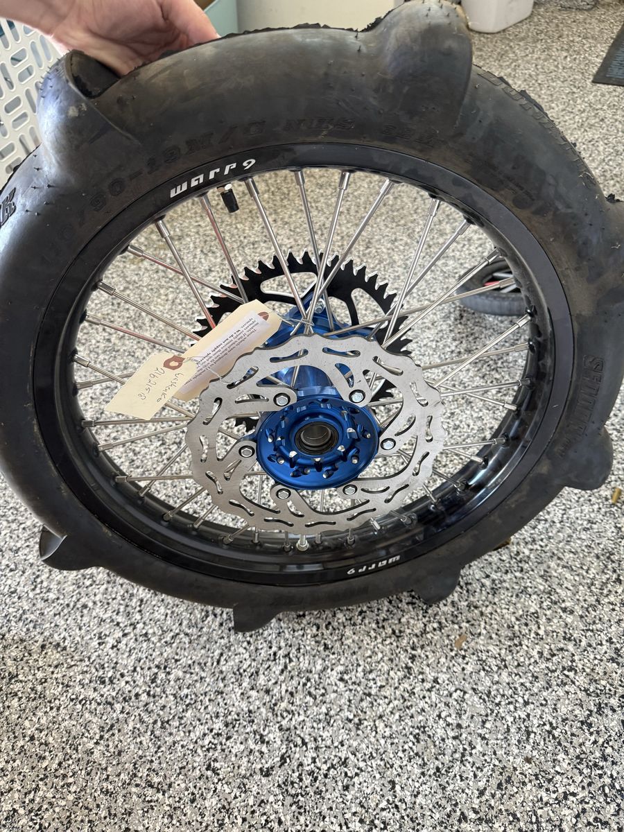 Warp 9 Paddle tire