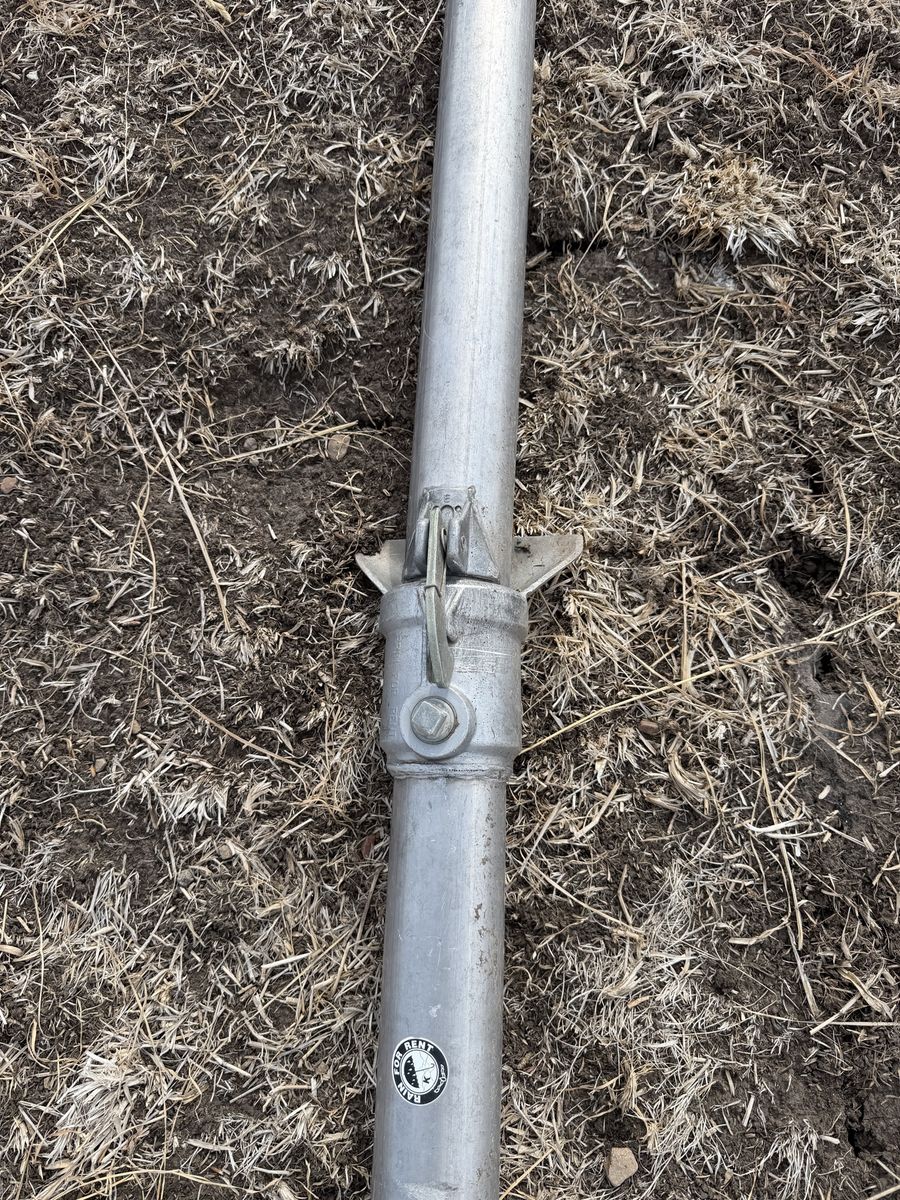 Aluminum Agricultural Irrigation Pipe with 30 inch Riser and sprinkler  with hook and  Latch Coupling