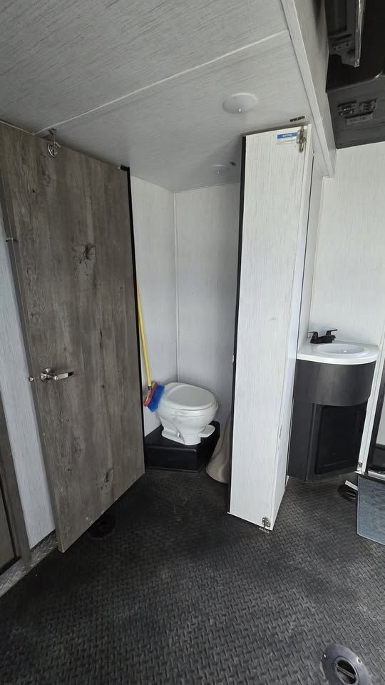 Main image 7