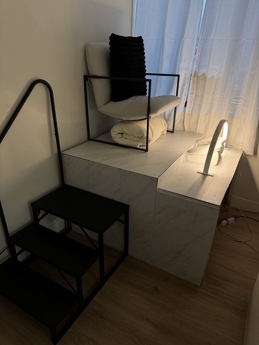 Pedicure station