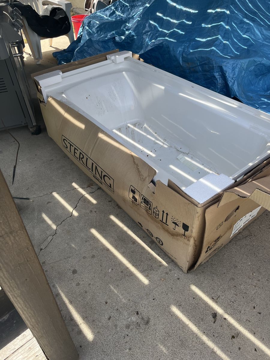 Bathtub Right hand drain