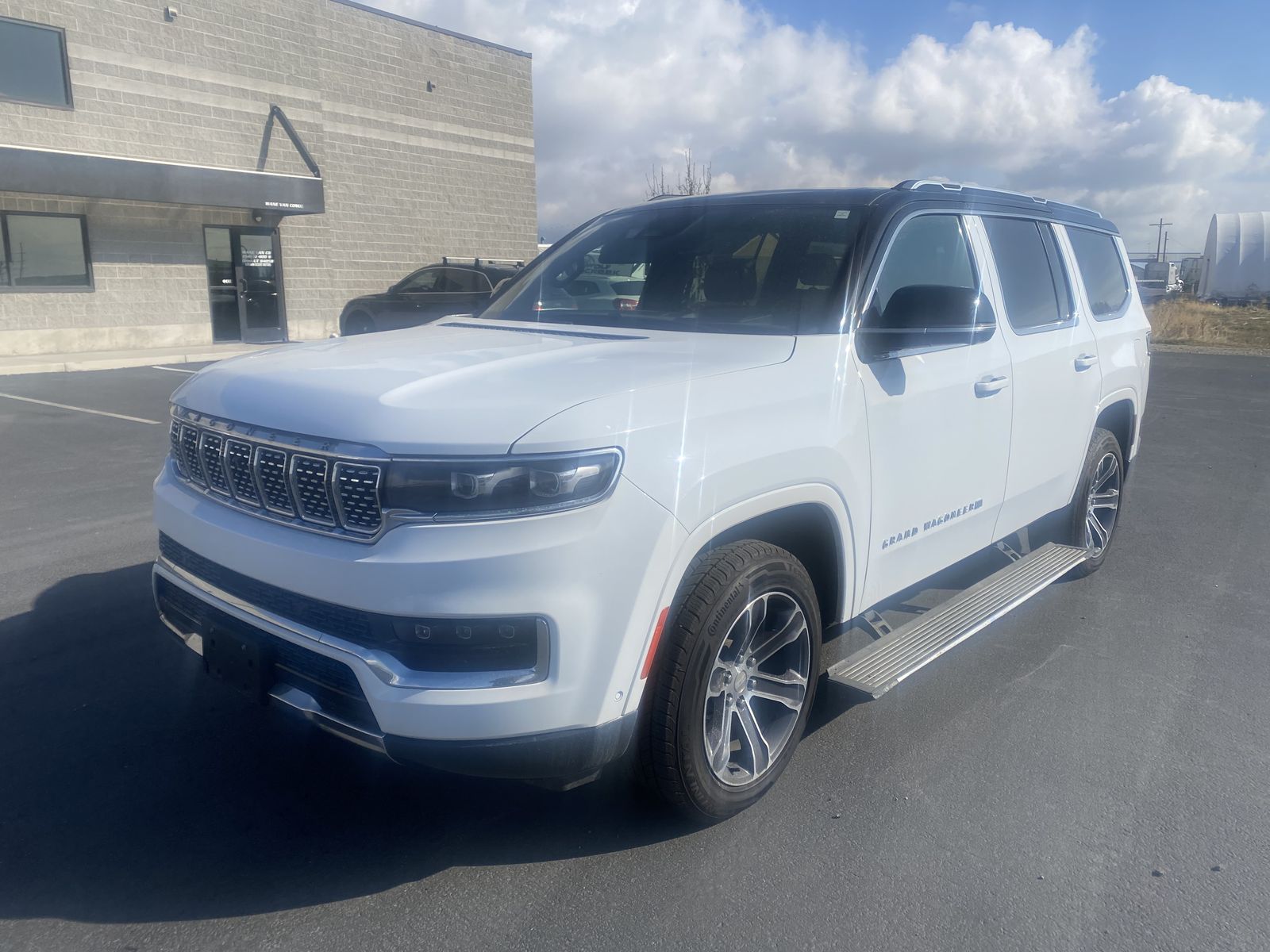 2023 Jeep Grand Wagoneer Base