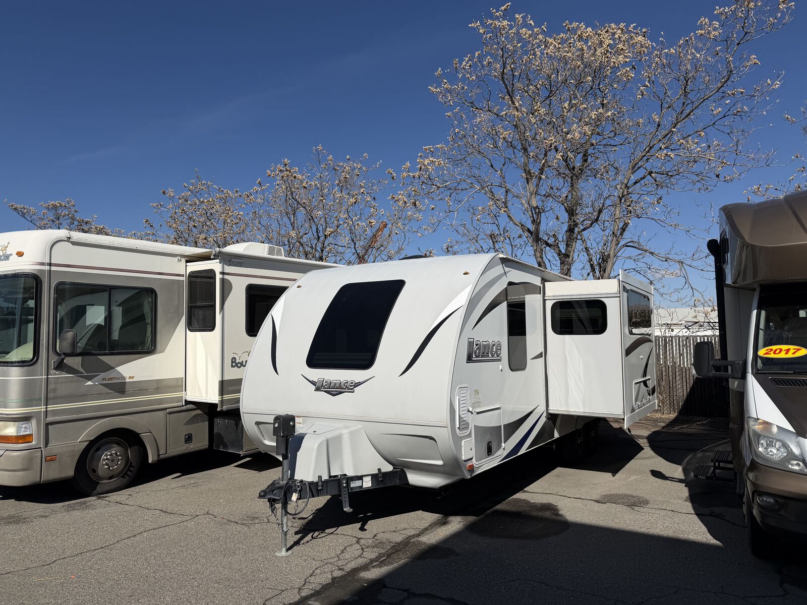 2018 Lance Travel Trailer 2185. Sleeps 7, Bunkhouse, Great Shape, Solar prep, Pre Covid