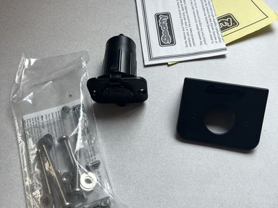 Scotty downrigger plug 2126 Marinco receptacle NEW! Never used!