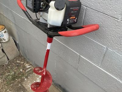 Eskimo Mako M43 43cc Viper Engine Gas-Powered Ice Auger with 8-inch Drill