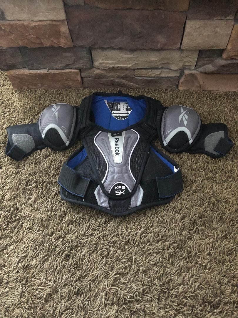 Hockey Shoulder Pads Rebock (chest 28" - 30"
