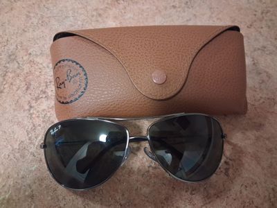 Mens Ray Ban aviator sunglasses