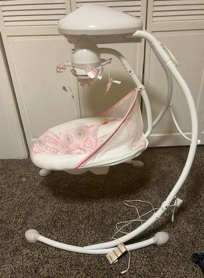 Baby swing, electronic (Fisher Price brand)