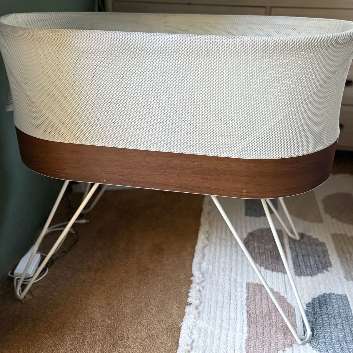 Happiest Baby SNOO Smart Sleeper Bassinet - Excellent Condition with Sheets & Swaddles