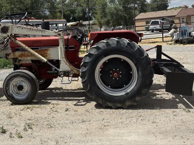 1983 Hydro 84 tractor and Tow master trailer