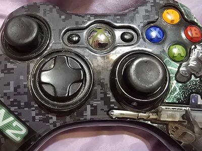 XBOX 360 WIRELESS MW2 CONTROLLER (LIKE NEW)