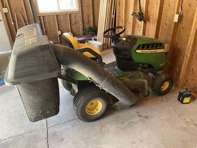 John Deere D105 Riding Lawn Mower