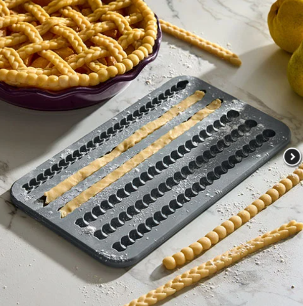 Pampered Chef Silicone Pie Crust Braider and Decorating Mold