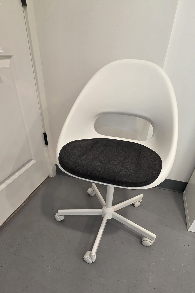 Set of 4 Adjustable Swivel Chairs