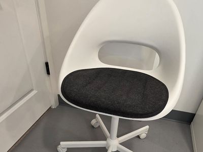 Set of 4 Adjustable Swivel Chairs