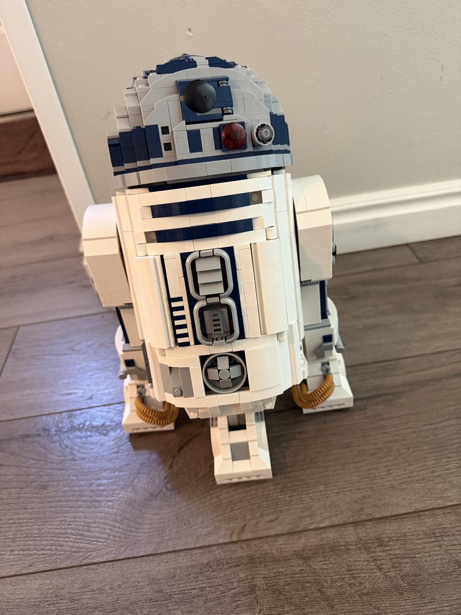 LEGO: R2-D2 (prices very)