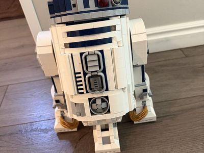 LEGO: R2-D2 (prices very)
