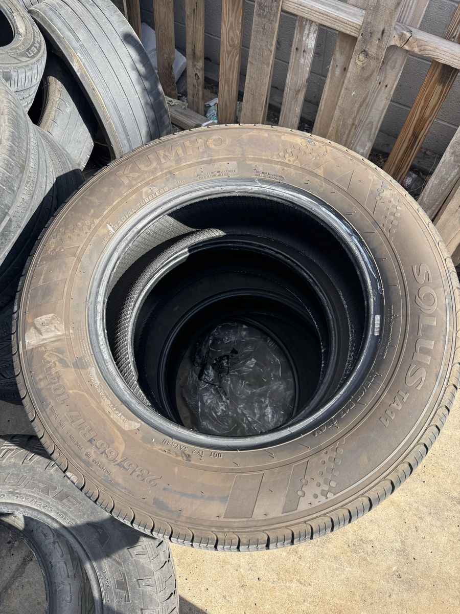 2 kumho tires 235 65 r17